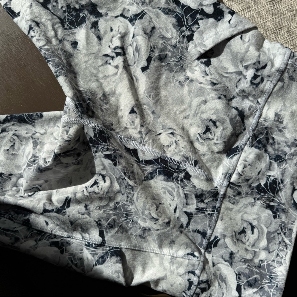 BALANCE COLLECTION workout leggings - Picture 6 of 6